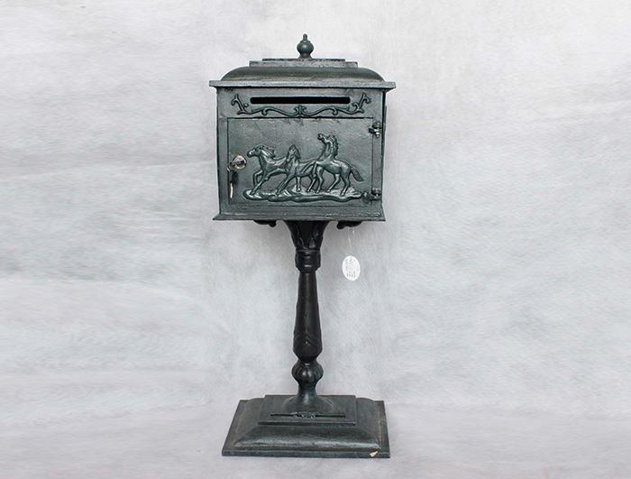 Cast Iron Mail Box AI15572